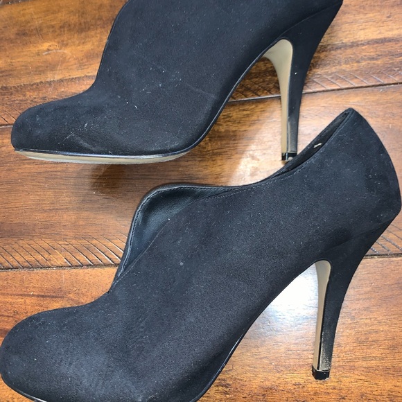 Booties - Picture 4 of 7